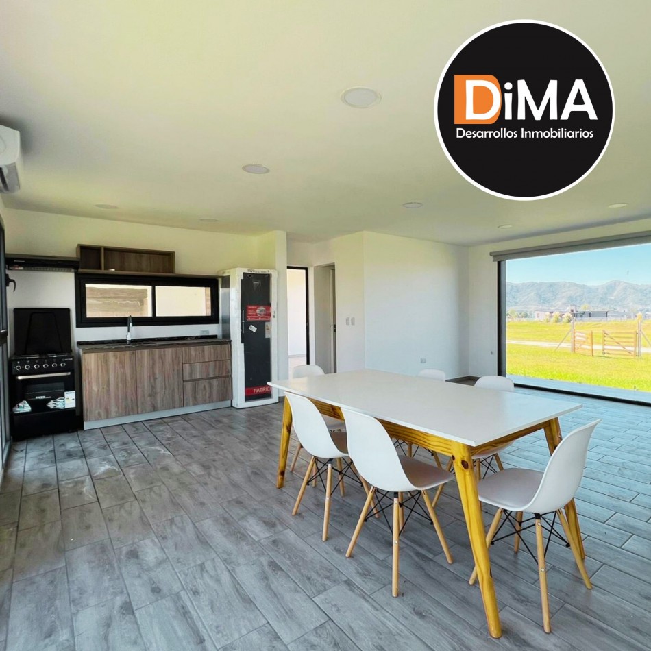 VENTA - Casa 4 ambientes con Pileta - Puerto del Aguila