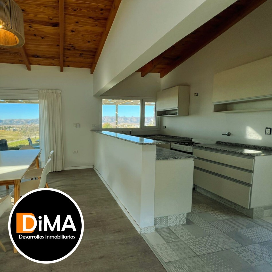 VENTA DE CASA 3 AMB. EN BARRIO ALTOS DEL CORRAL - LOS REARTES