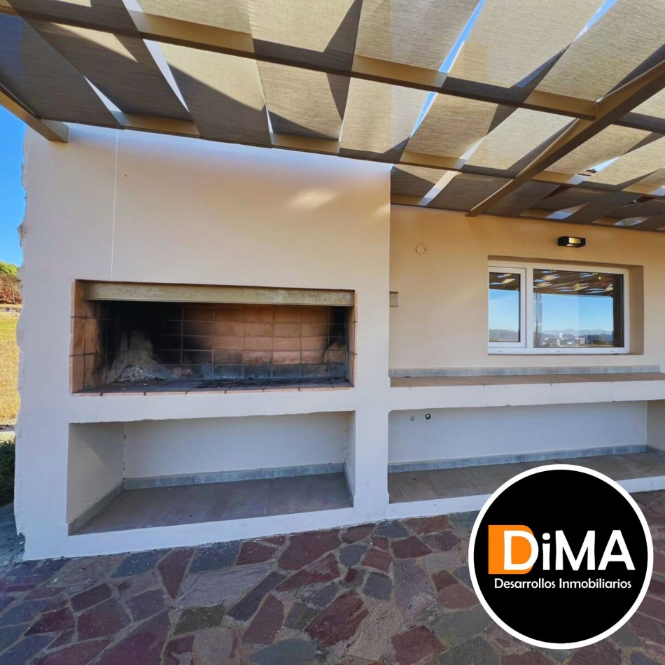 VENTA DE CASA 3 AMB. EN BARRIO ALTOS DEL CORRAL - LOS REARTES